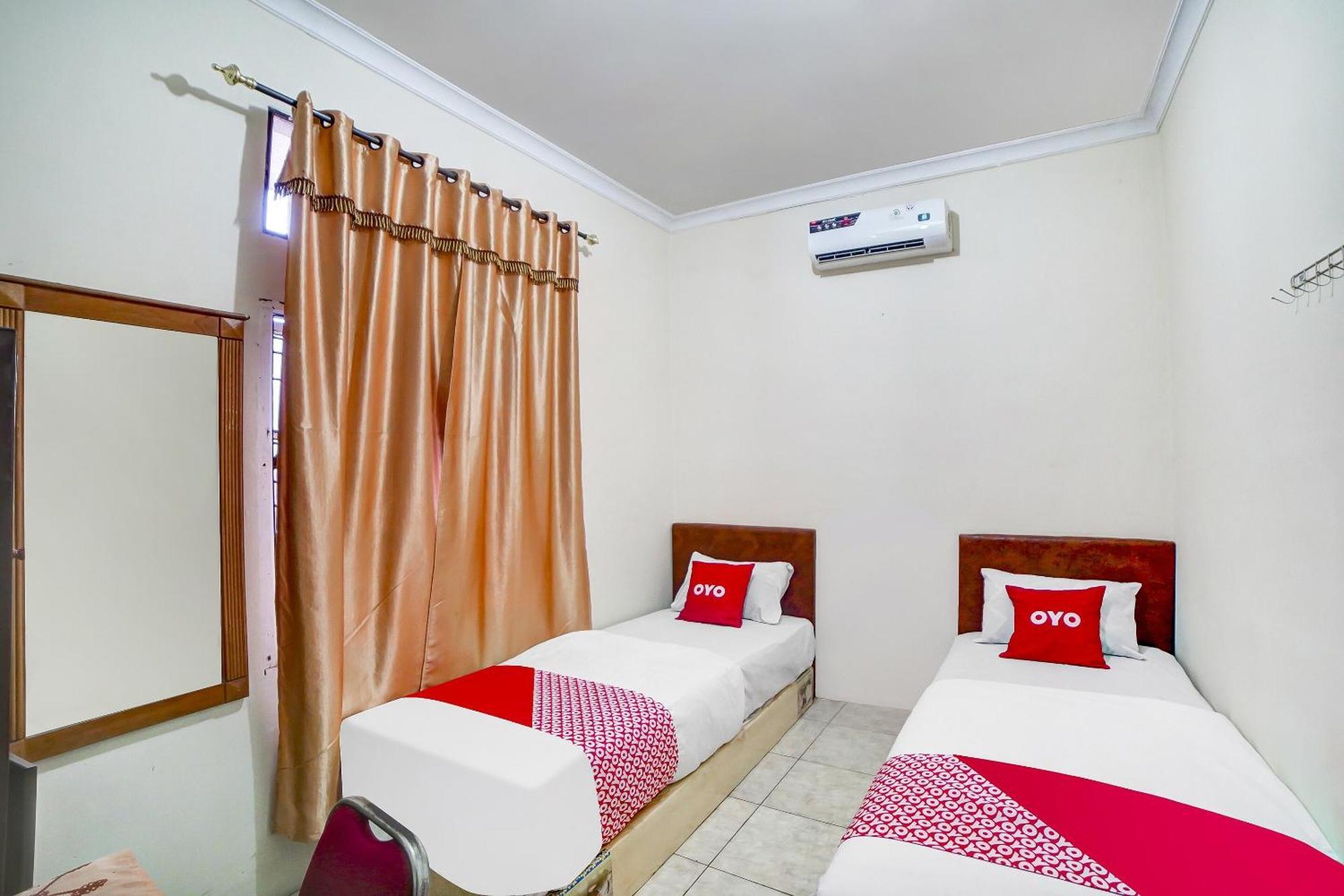 Oyo 91199 Felicia Homestay Medan Exteriör bild