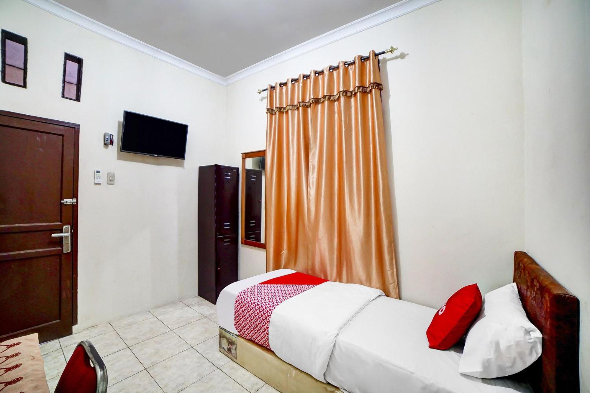 Oyo 91199 Felicia Homestay Medan Exteriör bild