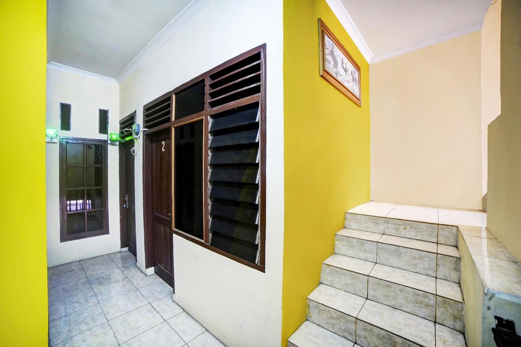Oyo 91199 Felicia Homestay Medan Exteriör bild