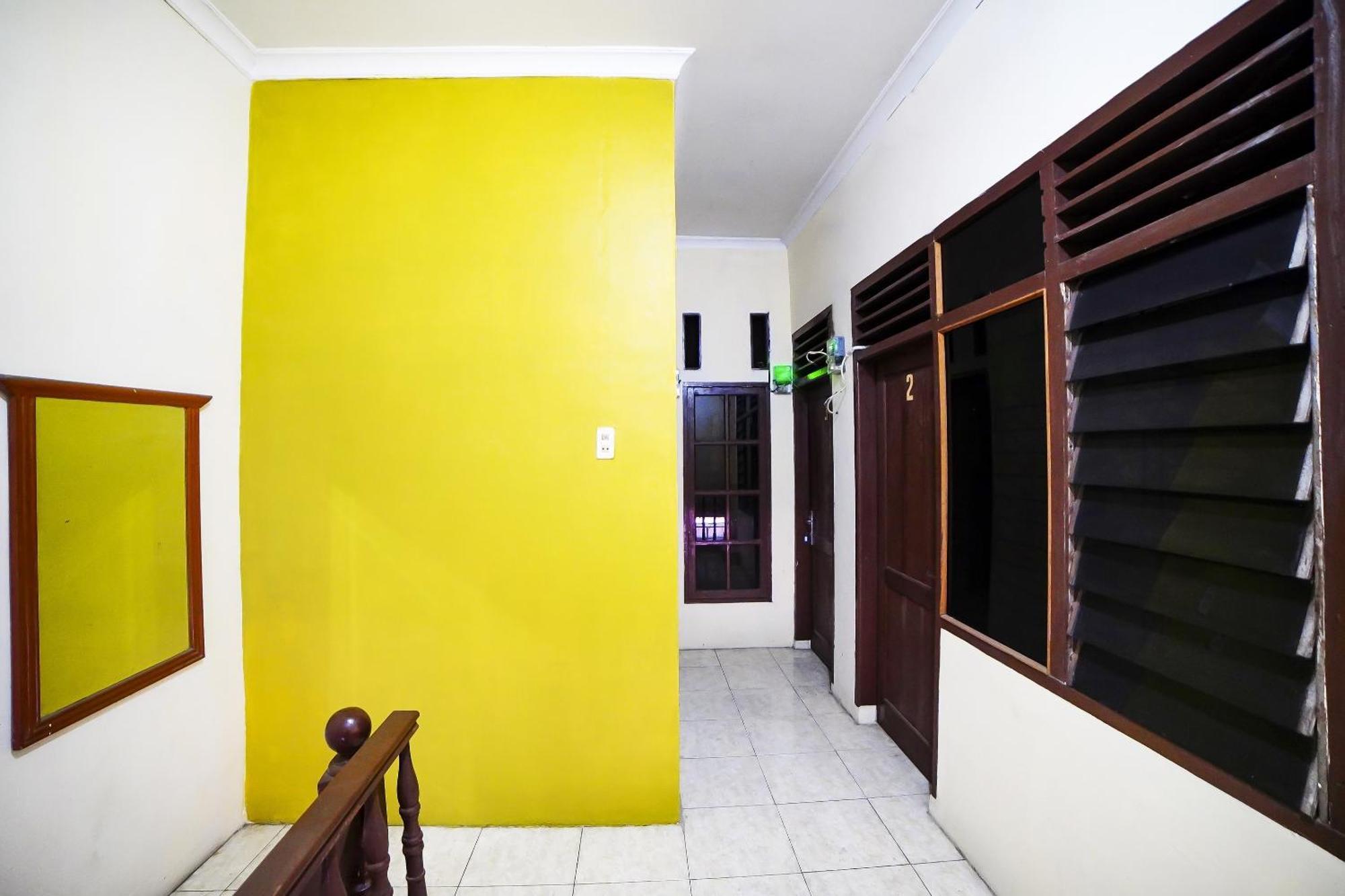 Oyo 91199 Felicia Homestay Medan Exteriör bild