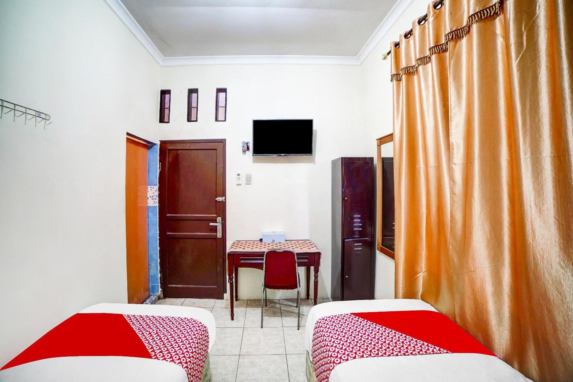 Oyo 91199 Felicia Homestay Medan Exteriör bild