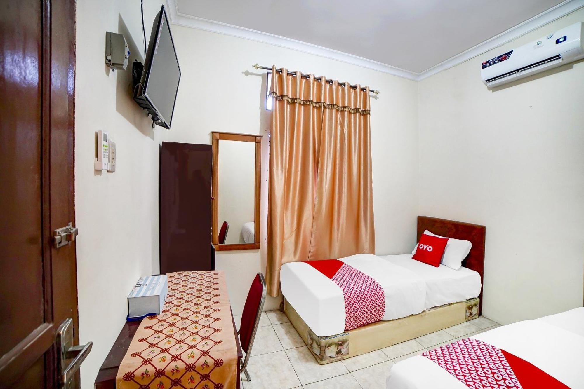 Oyo 91199 Felicia Homestay Medan Exteriör bild