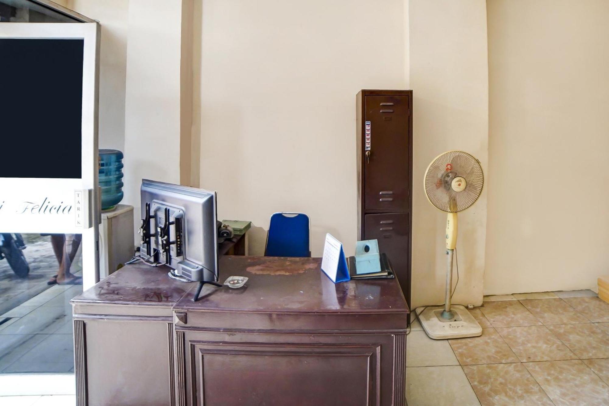 Oyo 91199 Felicia Homestay Medan Exteriör bild