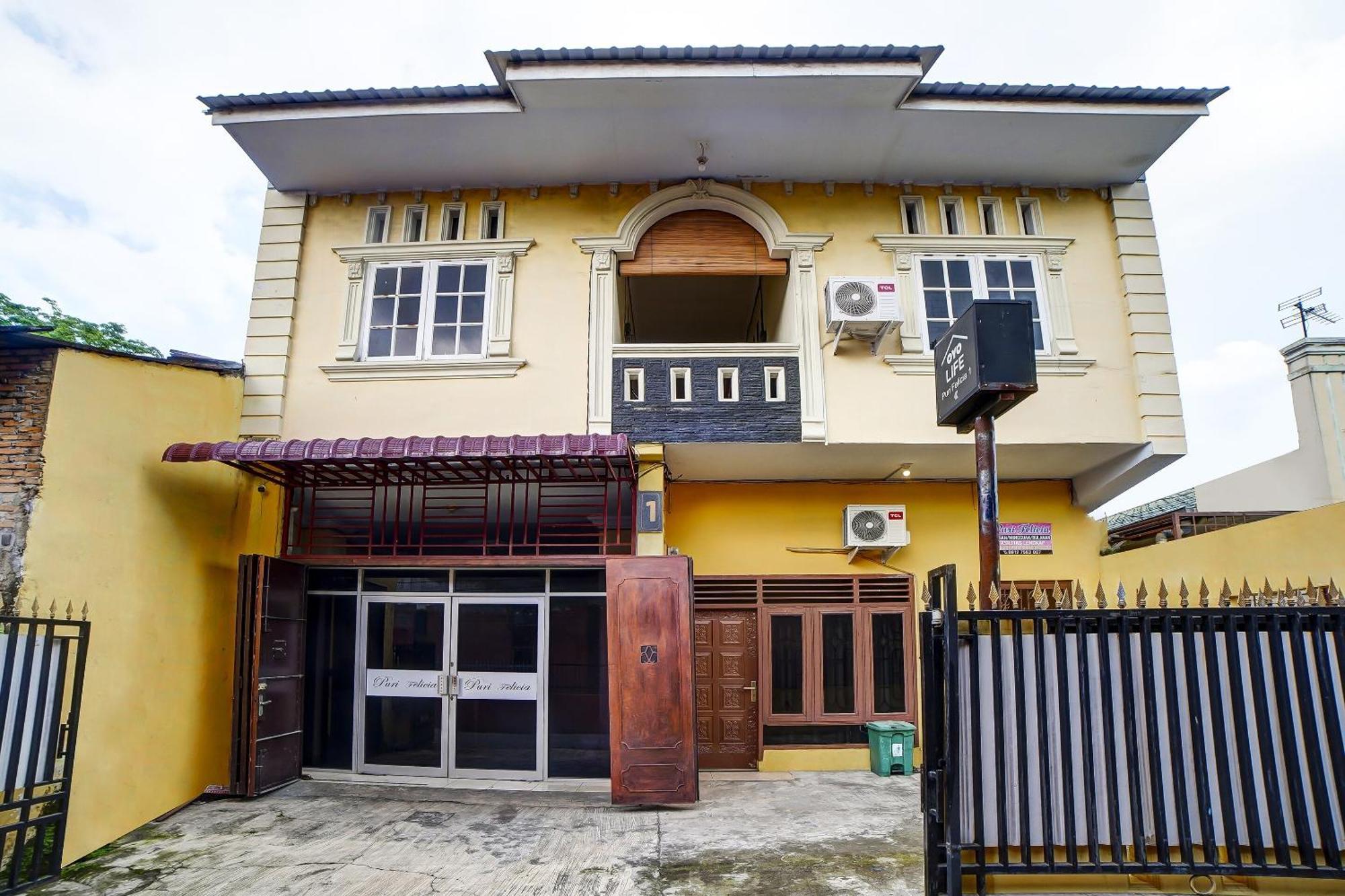 Oyo 91199 Felicia Homestay Medan Exteriör bild
