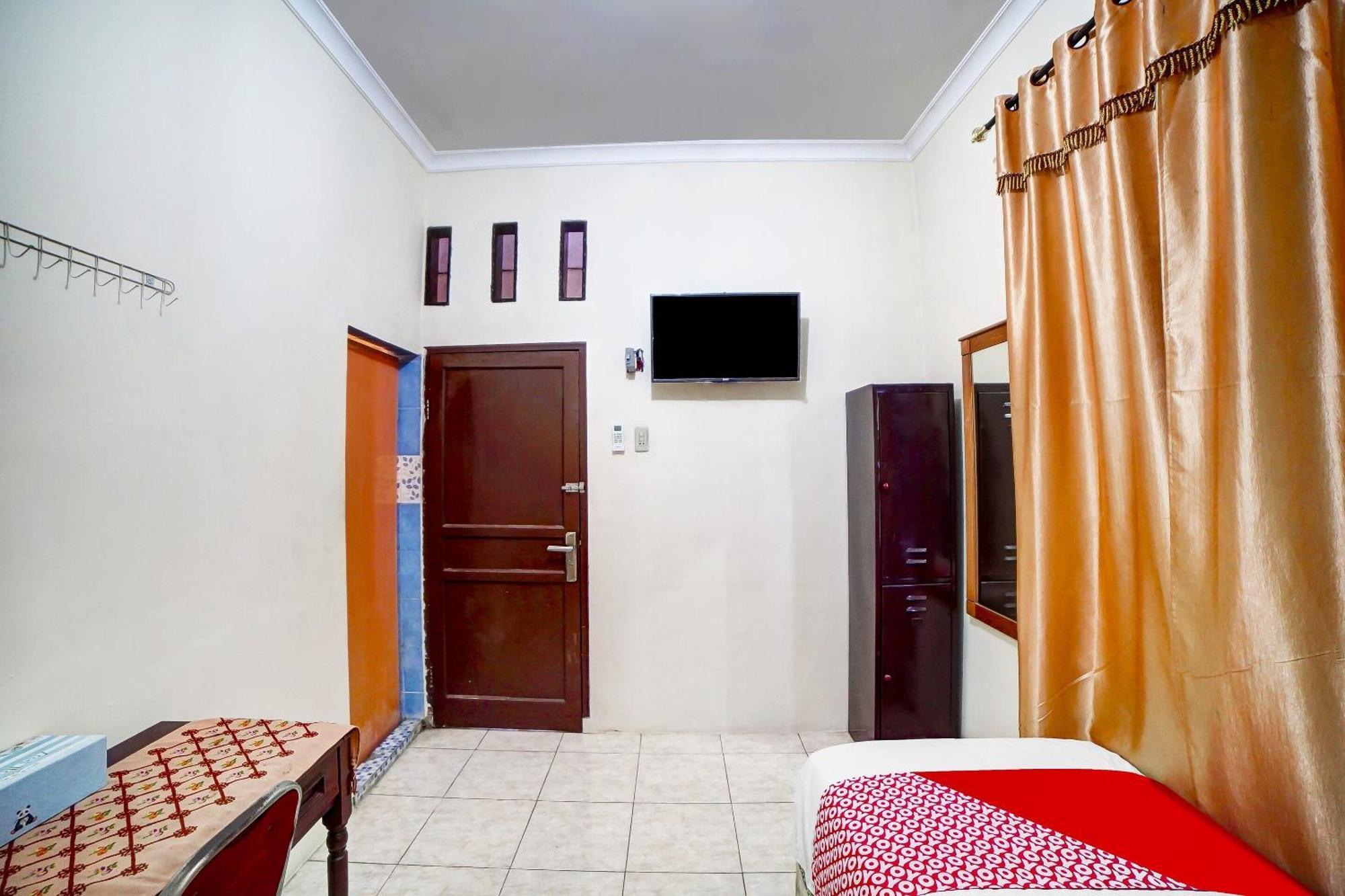Oyo 91199 Felicia Homestay Medan Exteriör bild